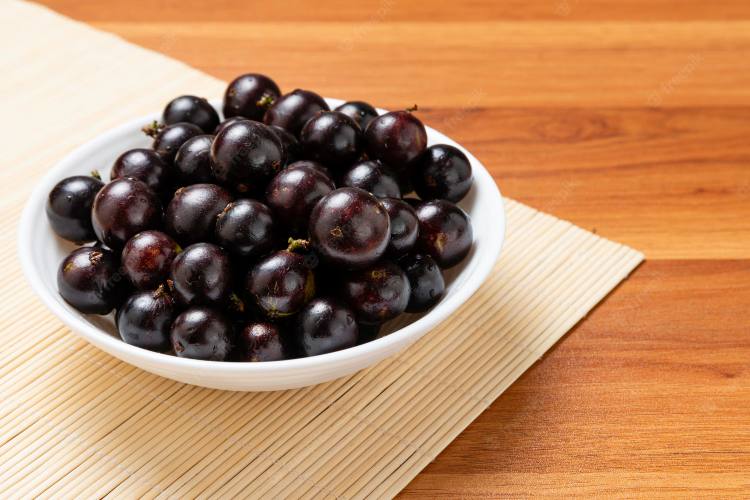 Jabuticaba Fruit Benefits, Nutrition Facts and How to Consume It